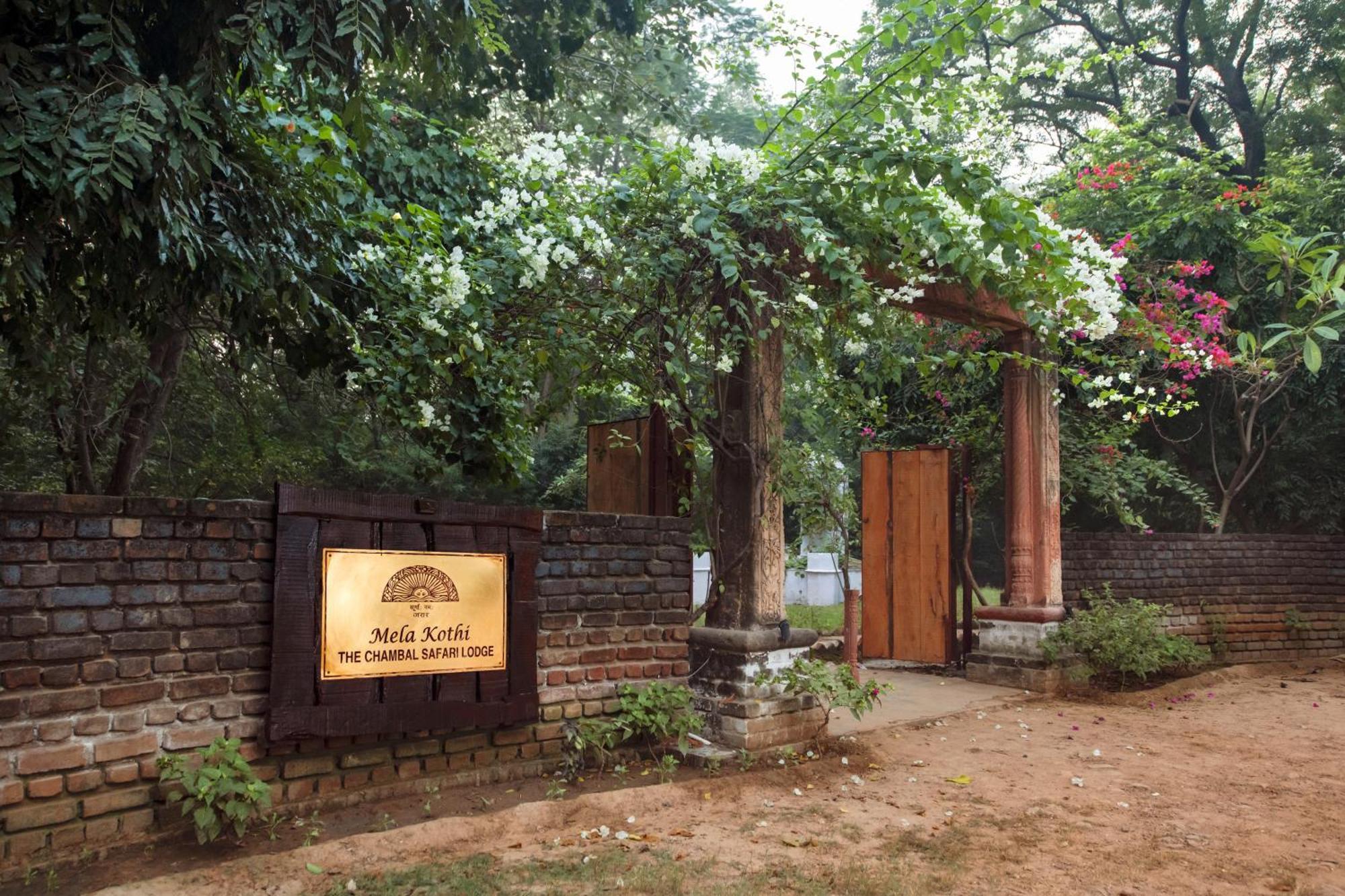 Mela Kothi - The Chambal Safari Lodge Bāh Екстериор снимка